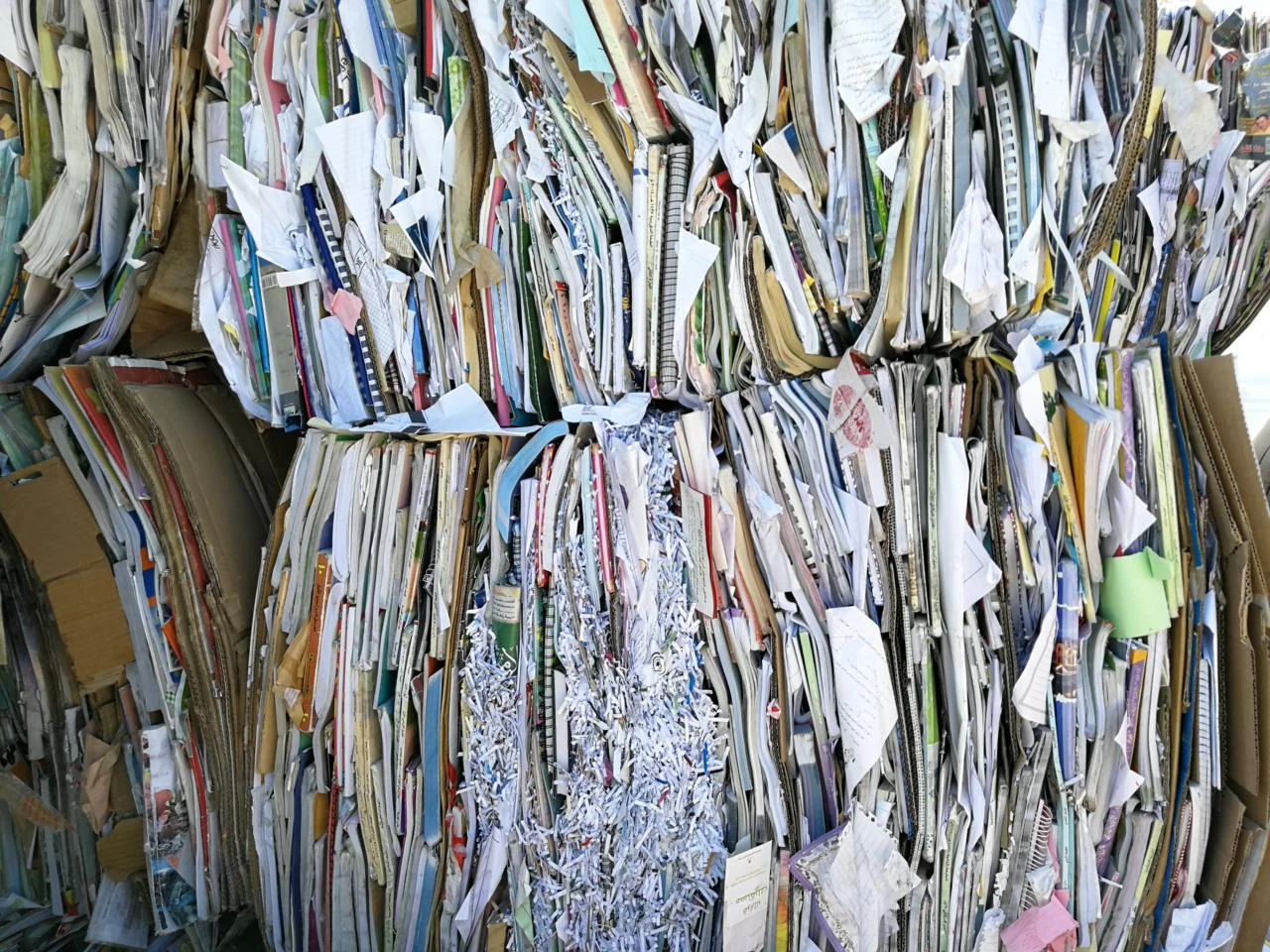 I have high quality office paper as bundels